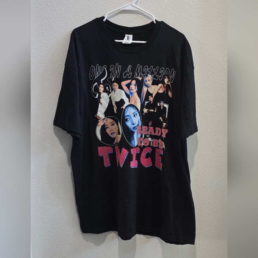 Twice kpop band black graphic t-shirt size XL